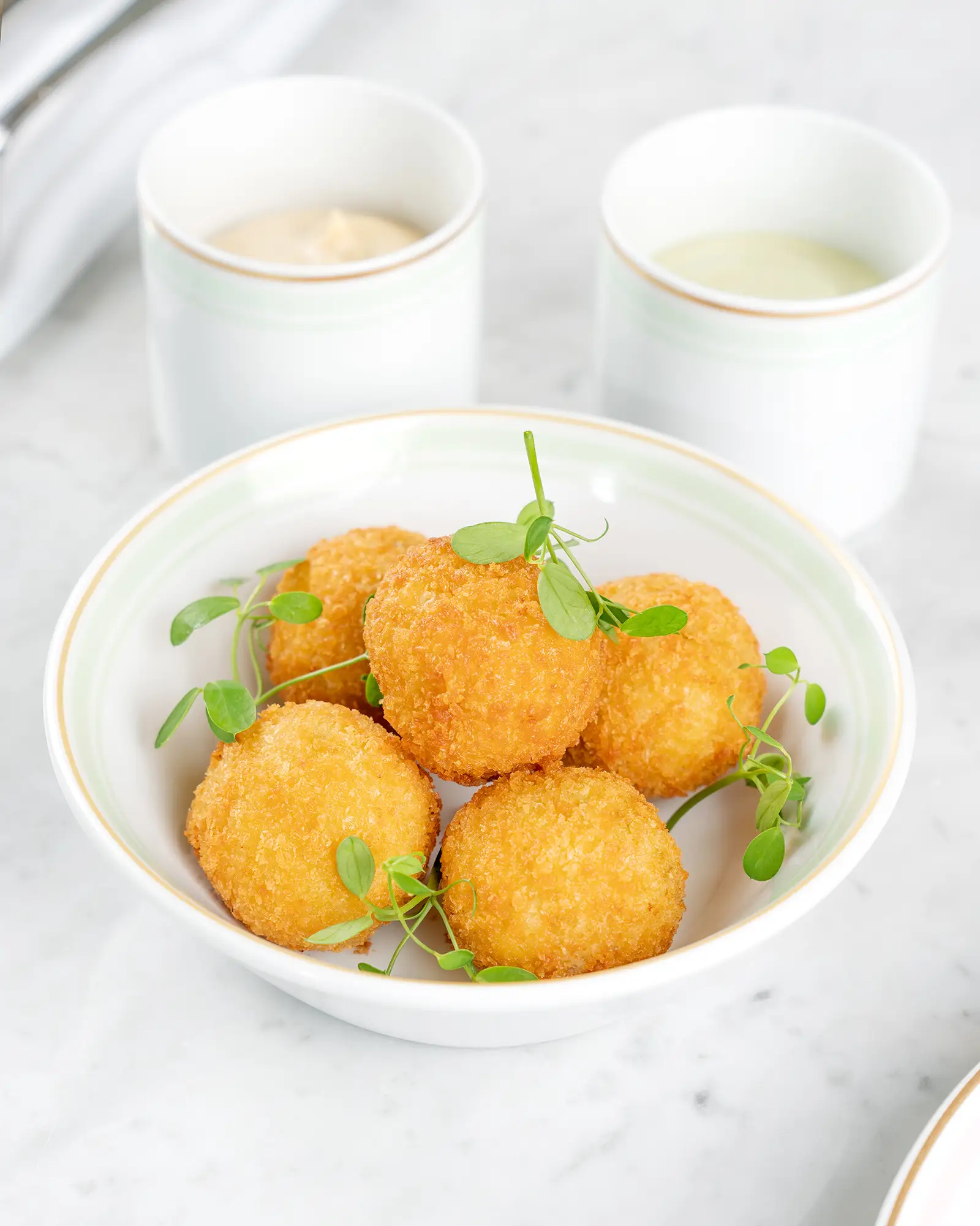 Crab cake with mustard dressing Ladurée